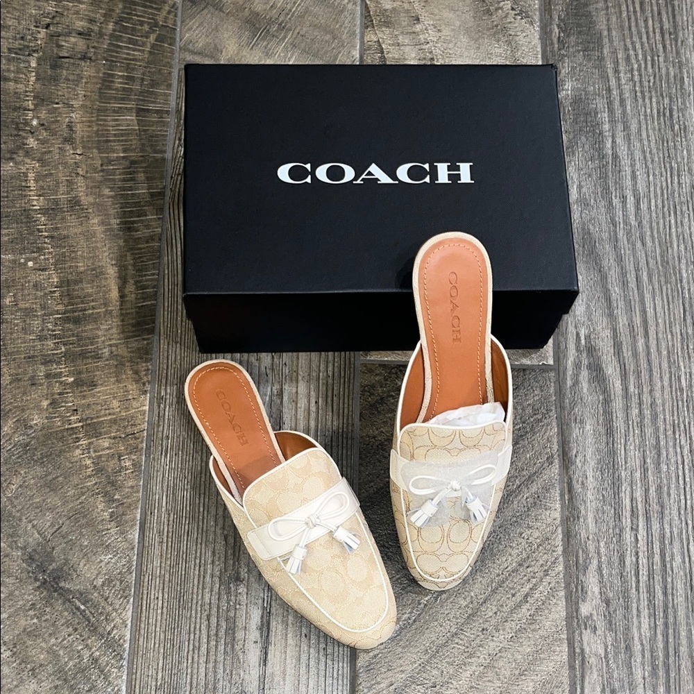 NWT Coach Tan logo Slip-On Mules with White Bow - Picture 1 of 4